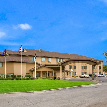 Quality Inn & Suites Lawrence - University Area Esterno foto