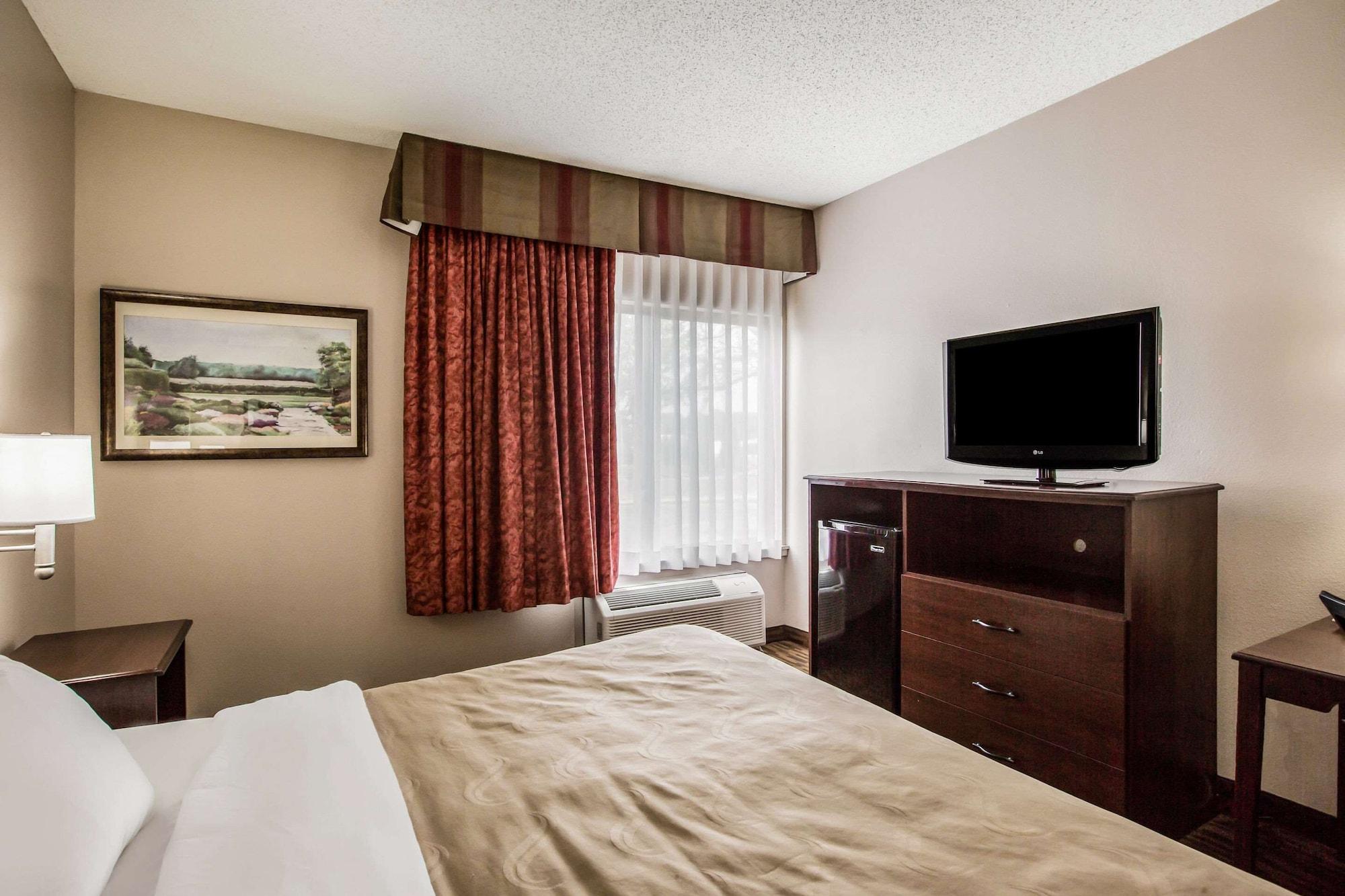 Quality Inn & Suites Lawrence - University Area Esterno foto