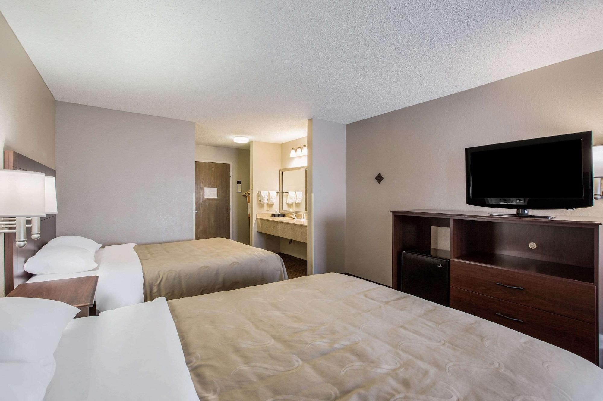 Quality Inn & Suites Lawrence - University Area Esterno foto