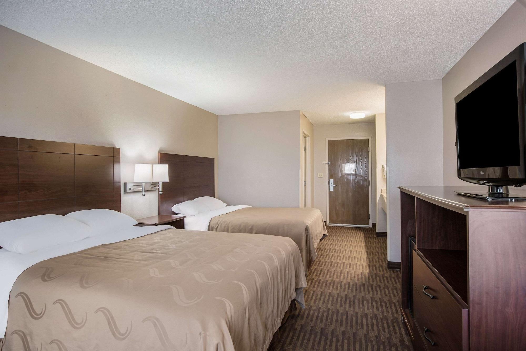 Quality Inn & Suites Lawrence - University Area Esterno foto