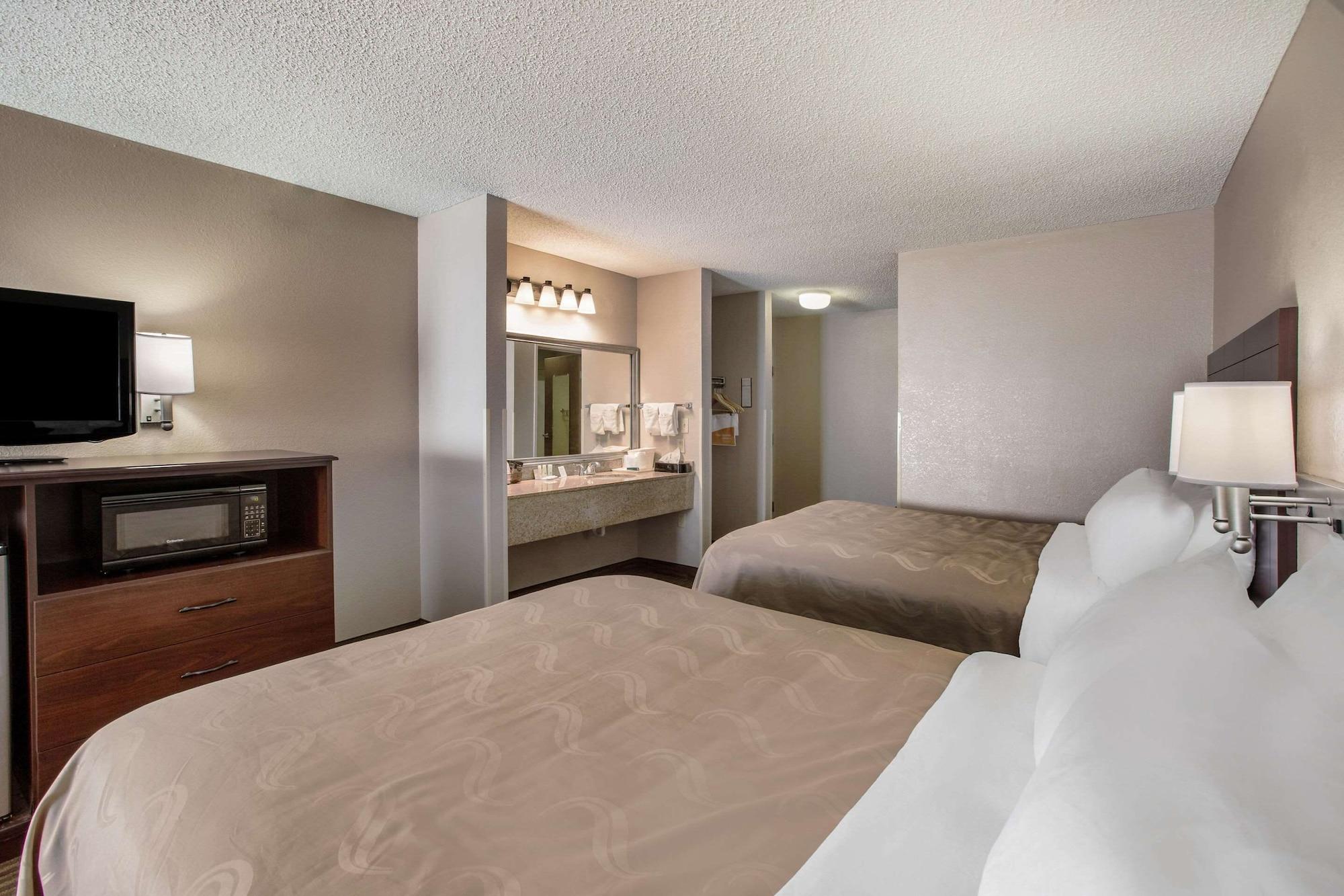 Quality Inn & Suites Lawrence - University Area Esterno foto