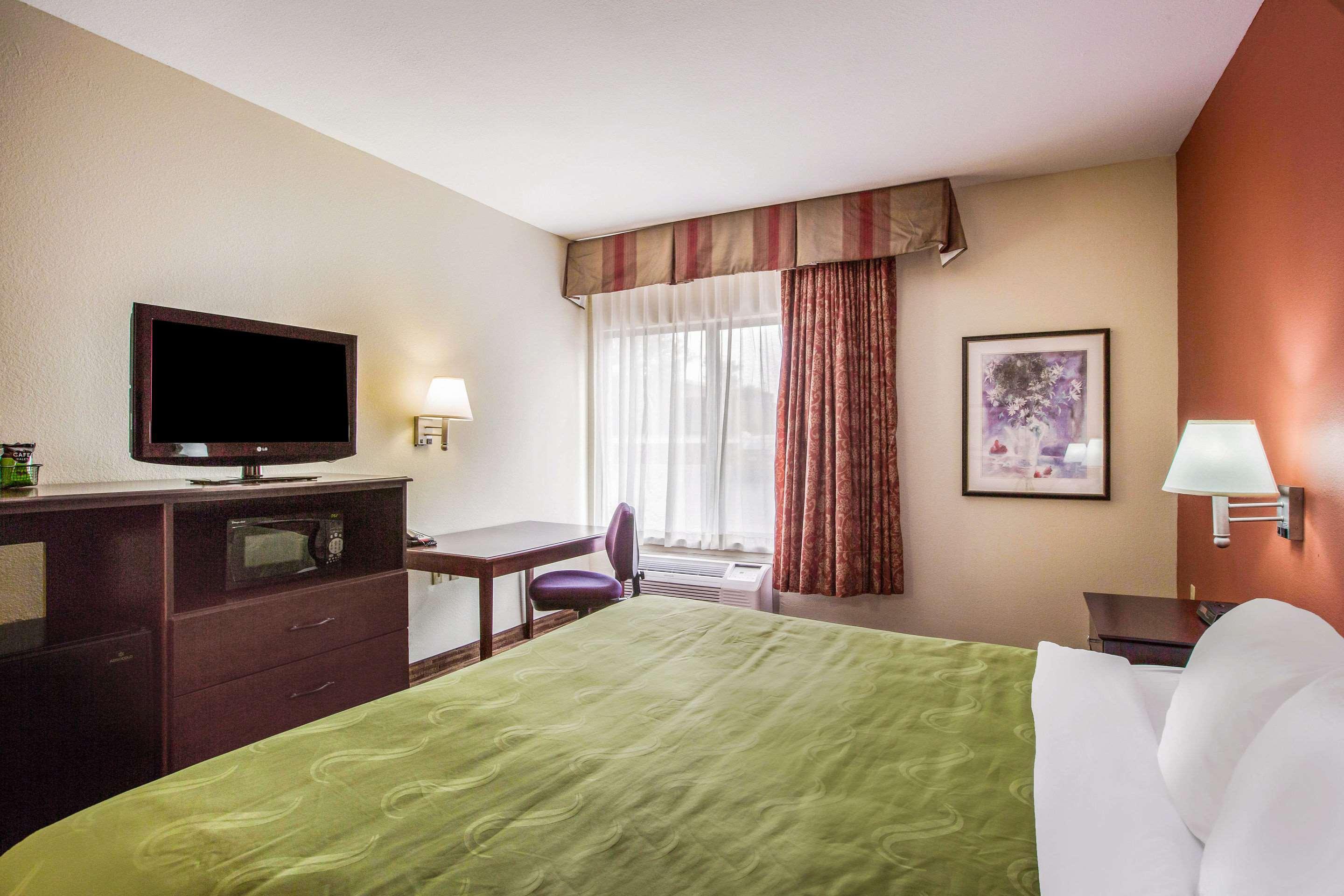 Quality Inn & Suites Lawrence - University Area Esterno foto