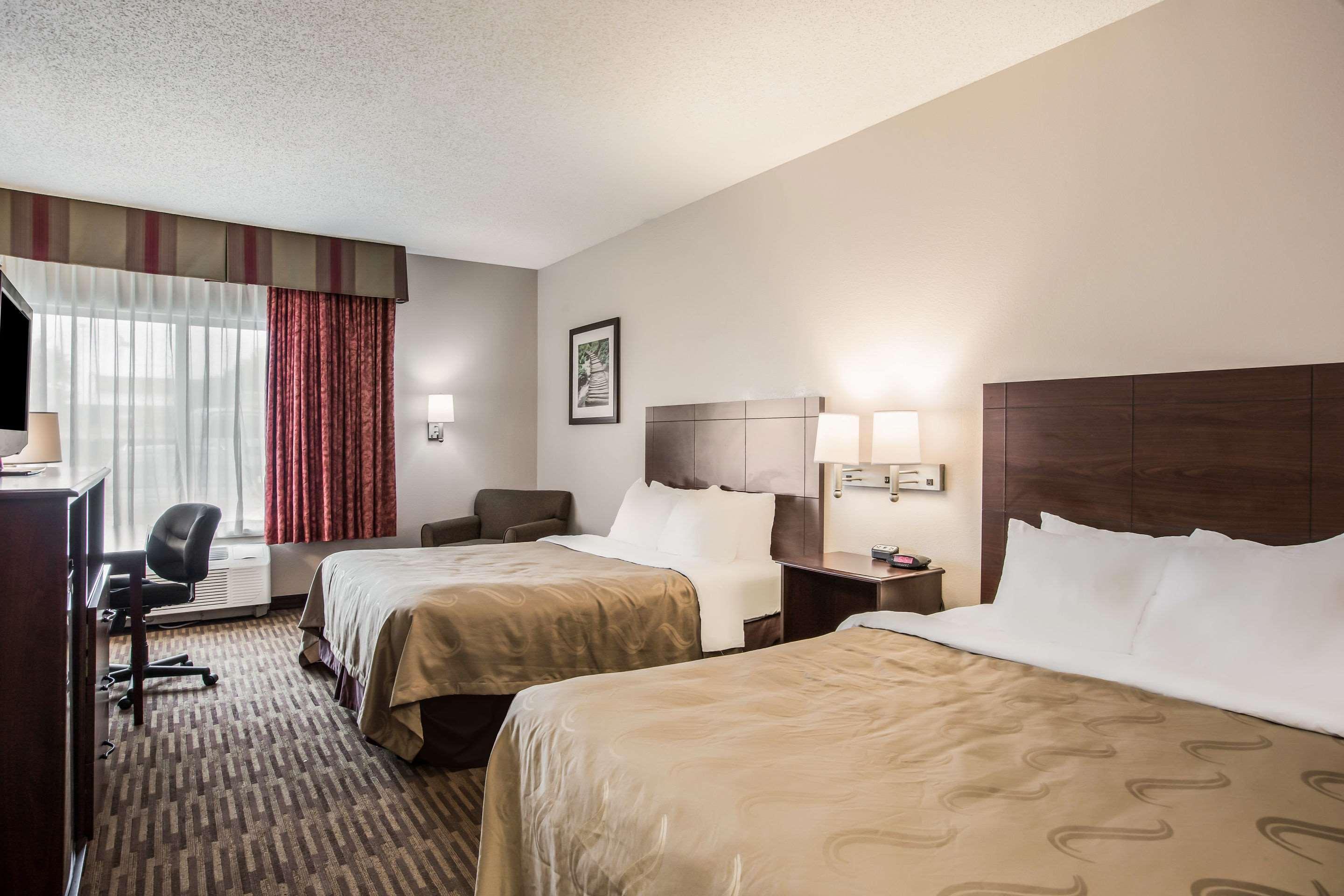 Quality Inn & Suites Lawrence - University Area Esterno foto