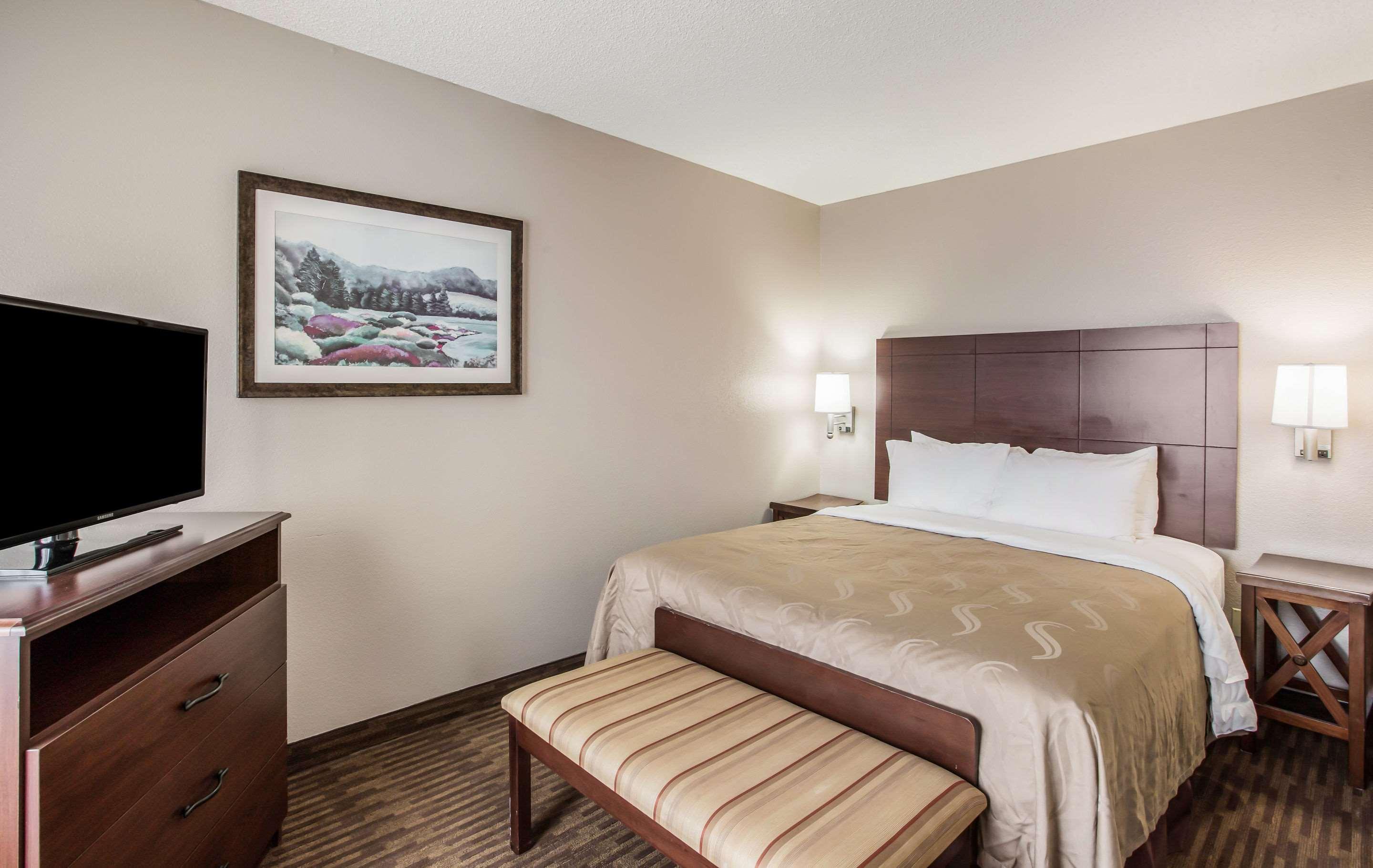 Quality Inn & Suites Lawrence - University Area Esterno foto