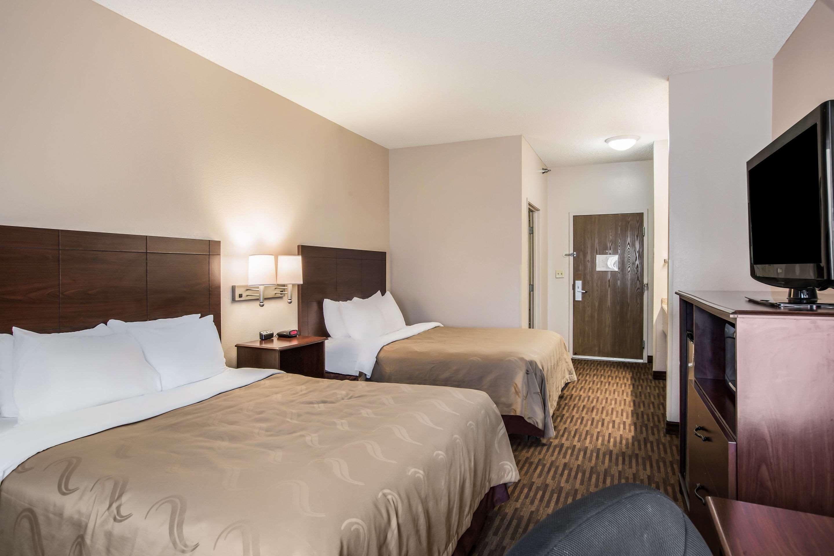 Quality Inn & Suites Lawrence - University Area Esterno foto
