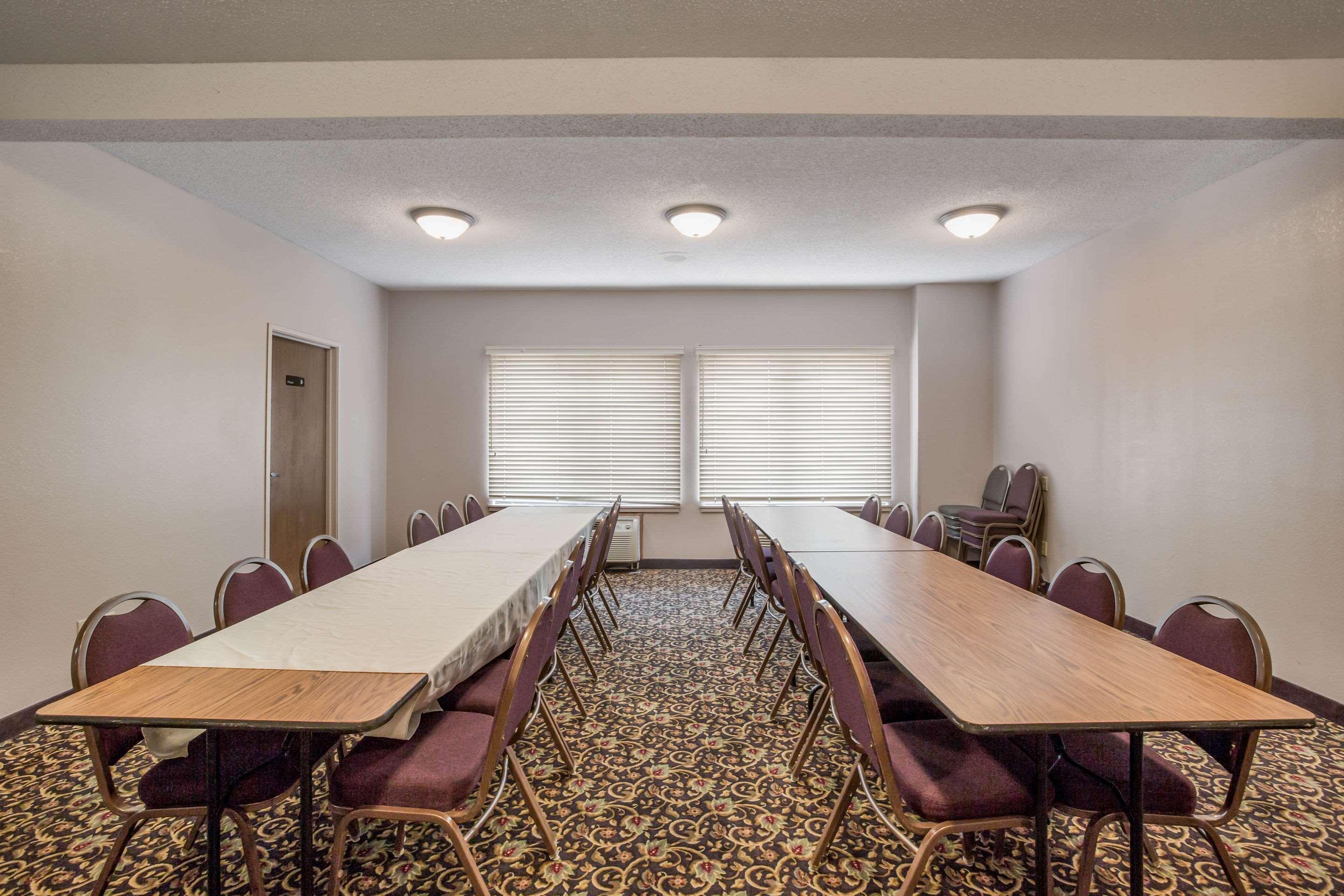 Quality Inn & Suites Lawrence - University Area Esterno foto