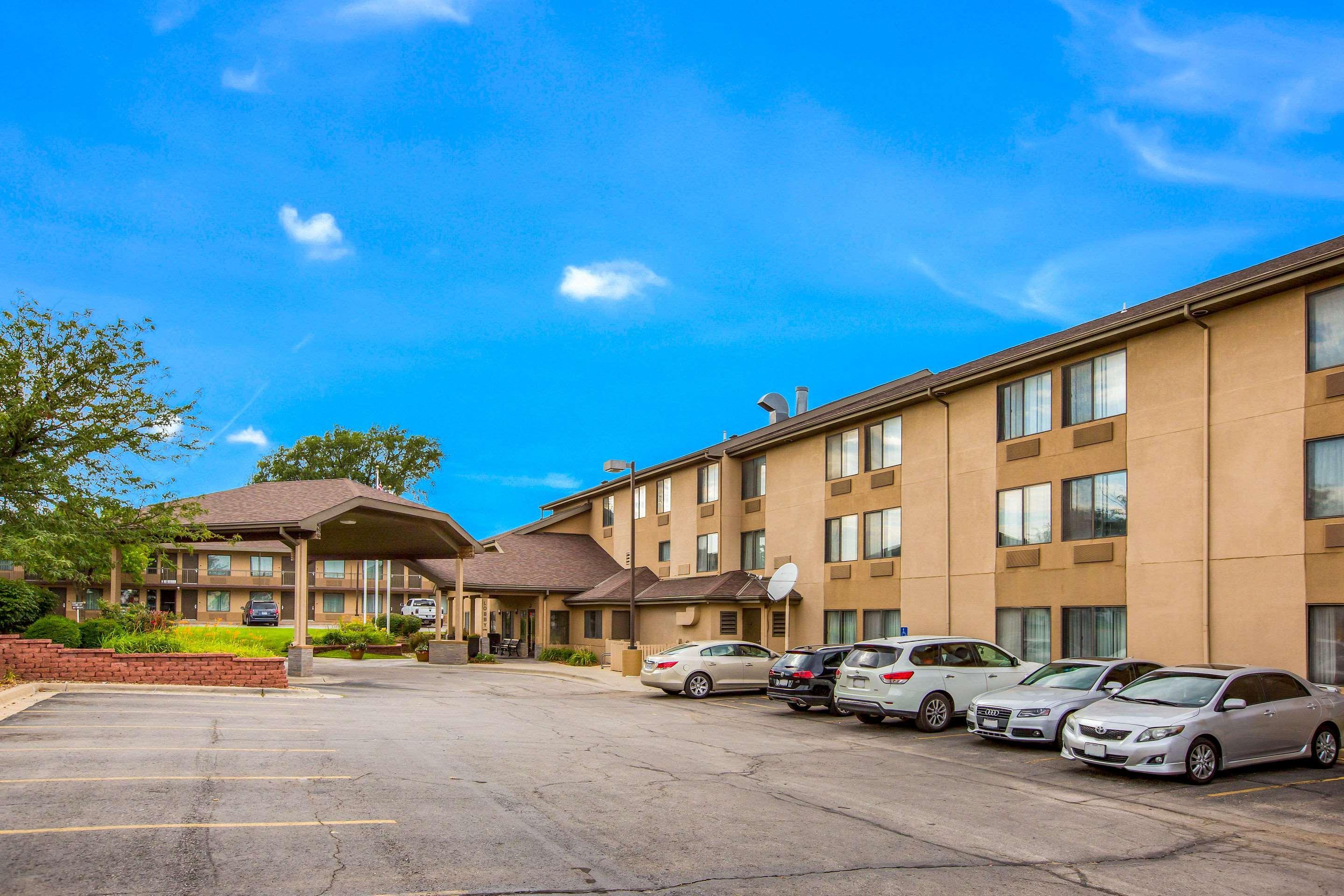 Quality Inn & Suites Lawrence - University Area Esterno foto
