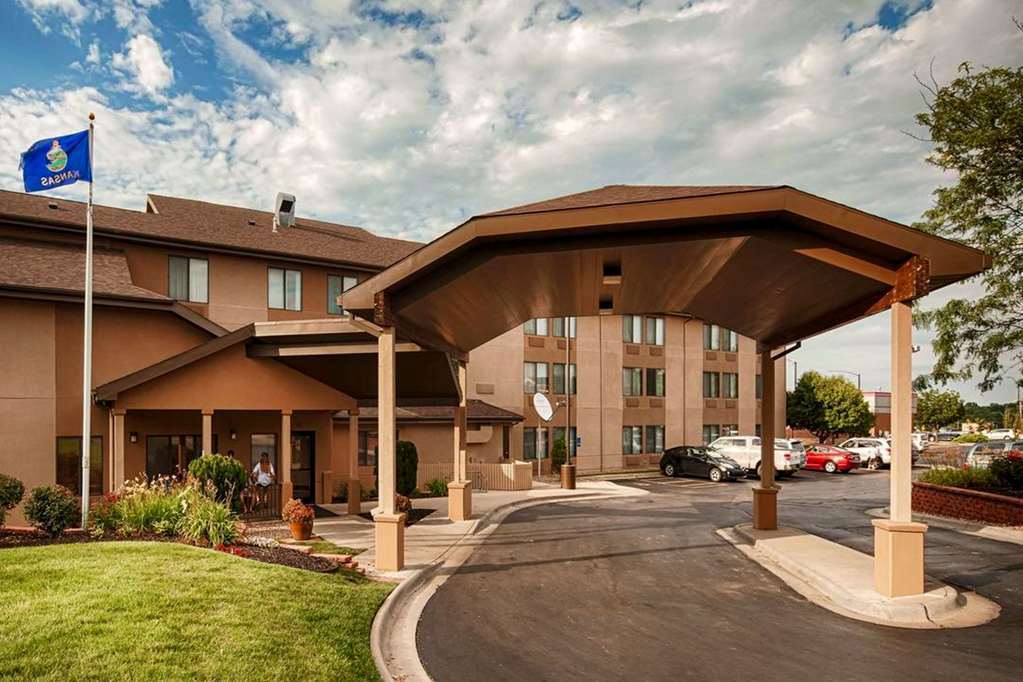 Quality Inn & Suites Lawrence - University Area Esterno foto