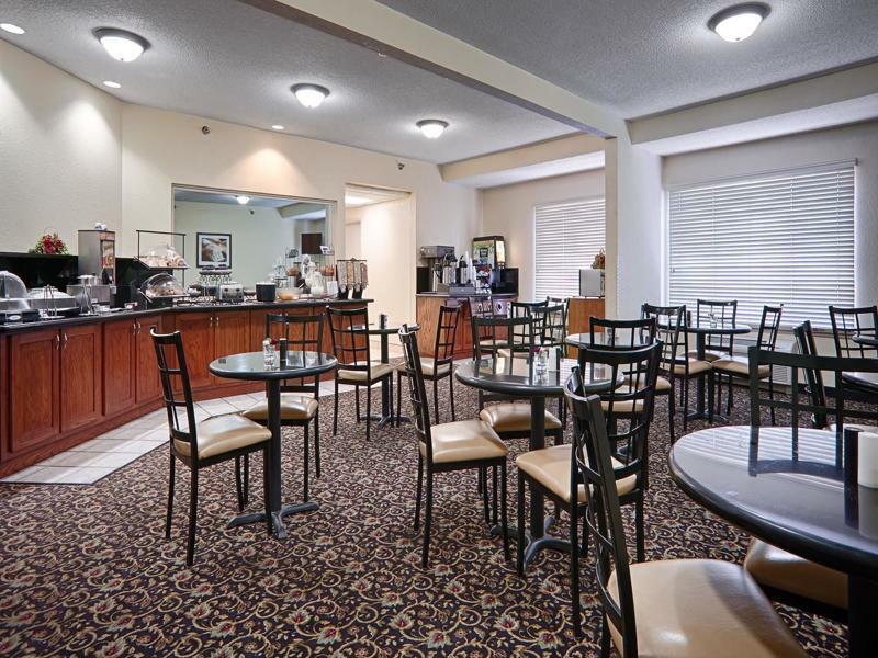 Quality Inn & Suites Lawrence - University Area Esterno foto