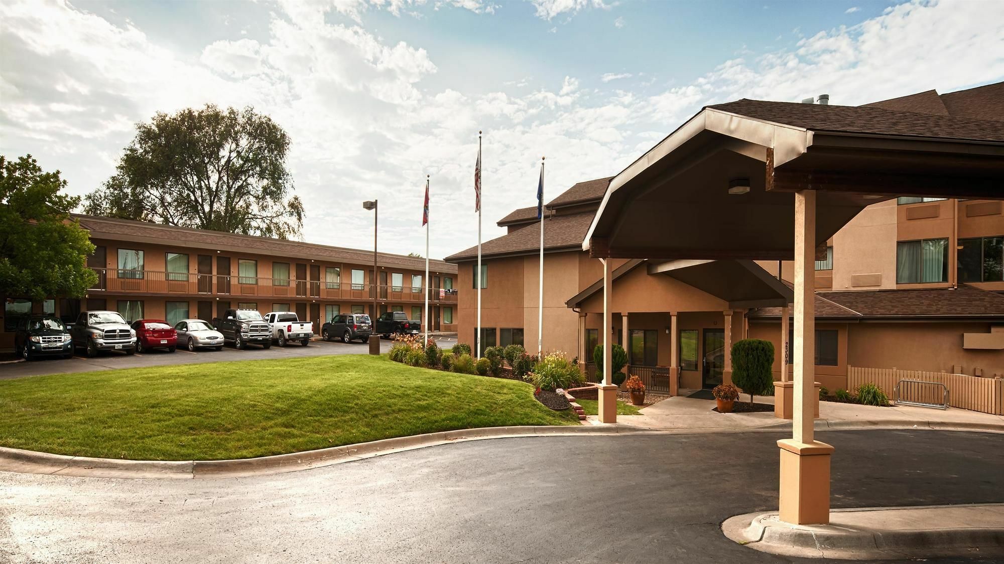 Quality Inn & Suites Lawrence - University Area Esterno foto