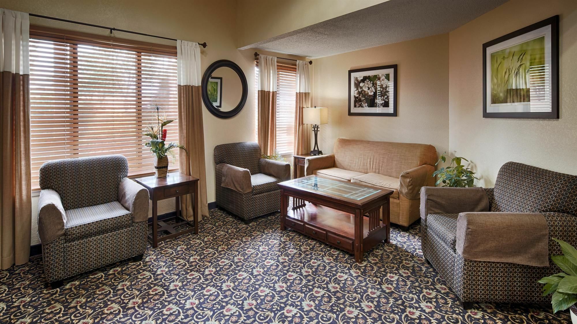 Quality Inn & Suites Lawrence - University Area Esterno foto